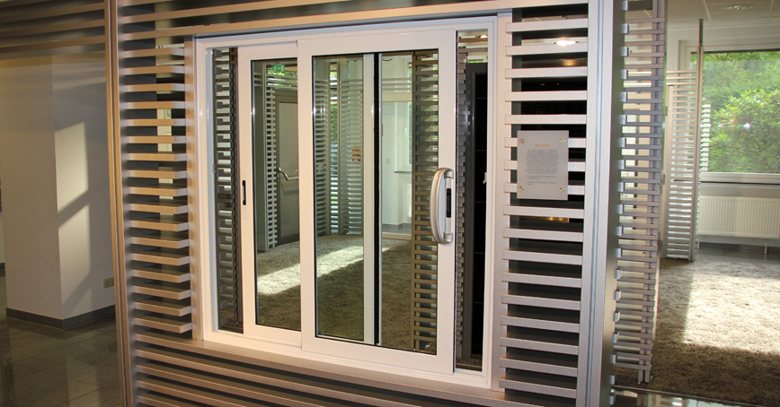 Roto window hardware